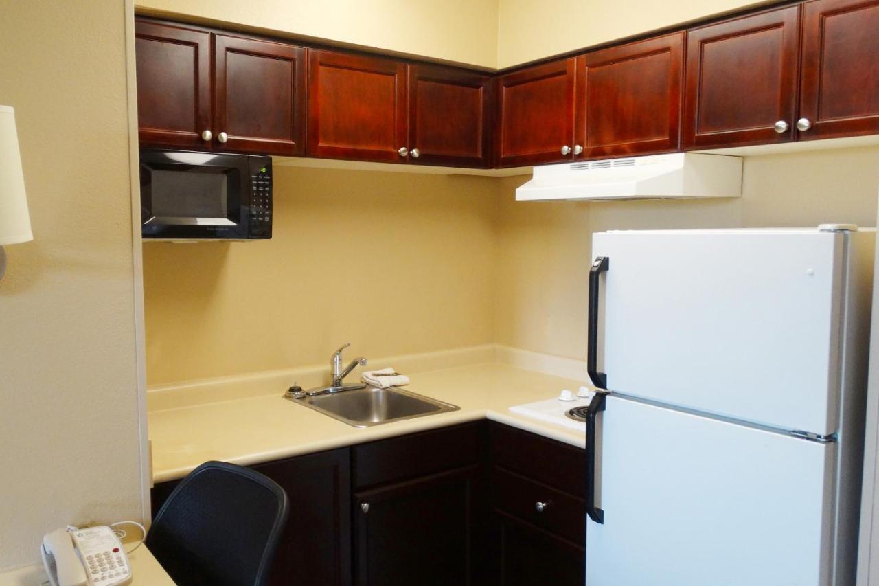 Extended Stay America Suites - Detroit - Auburn Hills - Featherstone Rd Exteriör bild